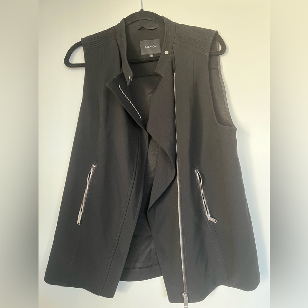 Aritzia // Babaton Black Vest